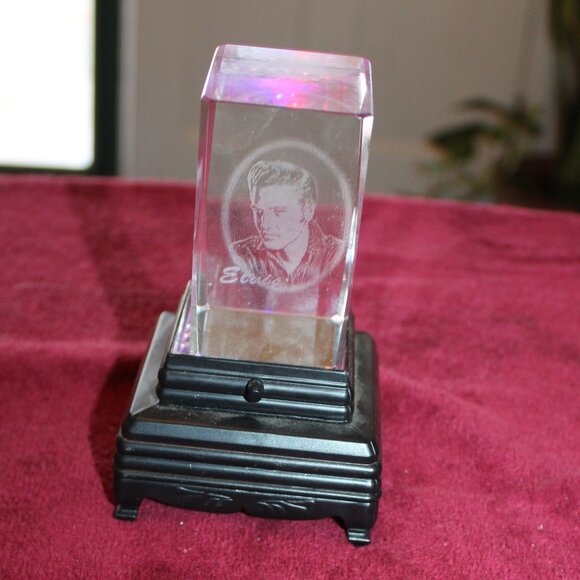 Elvis Etched Crystal Hologram Cube - Picture 1 of 6